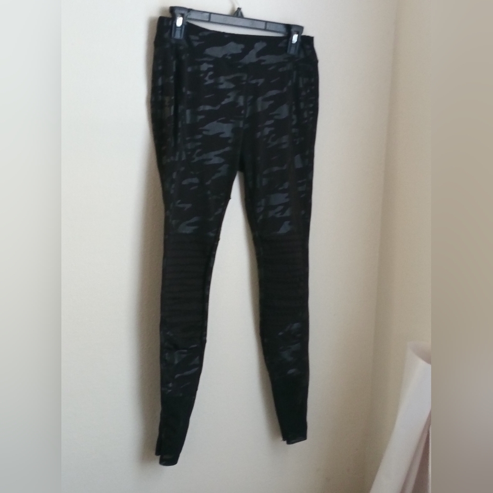 Therapy Leggings Women XS/S Black Camouflage Lace Versatile Performance Casual